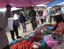 Pantau Stok Sembako, Kapolsek Bersama Unsur Muspika Nisam Temui Pedagang di Pasar Tradisional