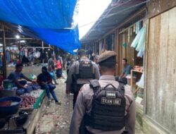 Cegah Aksi Premanisme, Tim URC Polres Lhokseumawe Patroli di Pasar Tradisional