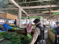 Patroli Antisipasi Premanisme, Tim URC Polres Lhokseumawe Beri Himbauan ke Pedagang di Pasar Tradisional