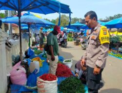 Personel Polsek Muara Satu Rutin Pantau Stabilitas Sembako di Bulan Ramadhan