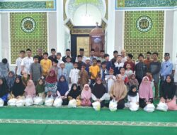 Jelang Lebaran Idul Fitri Azhari  Santuni Puluhan Anak Yatim 