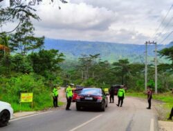 Personel Pos Pam Wisata Gunung Salak Siaga di Titik Rawan Longsor 