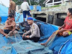 Patroli Rutin, Personel Polairud Polres Lhokseumawe Sambang Nelayan di PPI Pusong