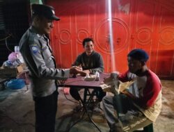 Patroli Rutin Malam Hari, Personel Polsek Nisam Sambang Warga di Perkampungan