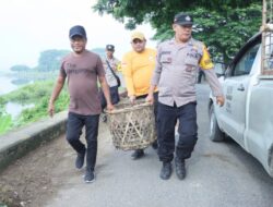 Polres Lhokseumawe Kerahkan Personil Bersih-bersih Sampah