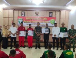 Dandim 0103/Aut Serahkan Mantan Paskibraka Kepada Kadis Pora