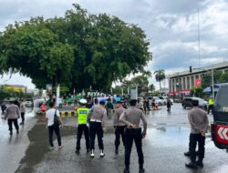 Polres Lhokseumawe Kawal dan Atur Lalin Aksi Damai di Depan Masjid Islamic Center