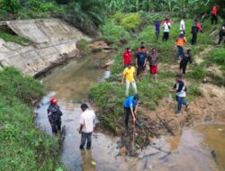 Atasi Ancaman Banjir, Pemko Lhokseumawe ,Bersihkan  5 Ton Sampah Dari Sungai Blang Buloh