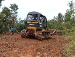 Tim Satgas TMMD Ke 118 Kodim 0103/Aceh Utara Buka Jalan Penghubung dua Desa di Sawang