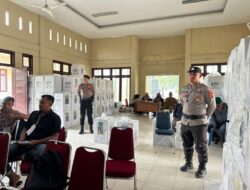 Polisi Amankan Rapat Pleno Rekapitulasi Hasil Pemilu di Kecamatan Sawang