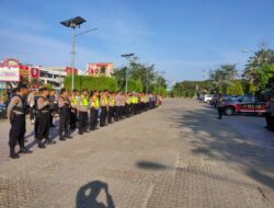 Polres Lhokseumawe Kerahkan Ratusan Personil Atur Arus Lalu Lintas Jelang Berbuka Puasa.