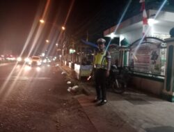 Personil Polsek Muara Dua Pelaksanaan kegiatan BLUE LIGHT PATROL  pengamanan  Tarawih  di mesjid AL-HIKMAH Desa Cunda kecamatan Muara Dua kota Lhokseumawe