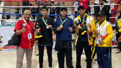 Pelatih dan Tiga Atlet dari Sasana Muay Thai Busoe Lhokseumawe Terima Bonus Peraih Medali Pada PORA Pidie 2022