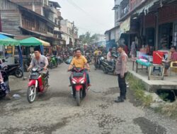 Pengamanan Lalin Pasar Keude Sawang Menjelang Berbuka Puasa: Arus Lancar, Masyarakat Merasa Aman