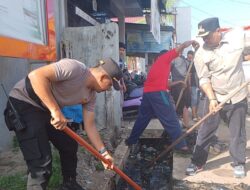 Polsek Banda Sakti Melaksanakan Gotong Royong Gema Bersih Lingkungan di Desa Pusong Baru Kota Lhokseumawe