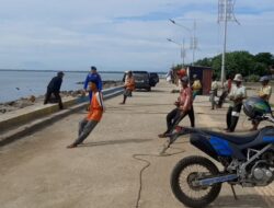 Sat Pol Air patroii Himbau Ingatkan Nelayan di pesisir pantai