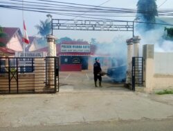 Tim Bid Dokkes Polda Aceh Lakukan Fogging di Polsek Muara Batu