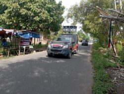 Kapolsek Muara Dua dan Muspika Kecamatan Muara Dua untuk Menghimbau Pengibaran Bendera Merah Putih