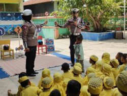 Polisi Sahabat Anak : Satlantas Polres Lhokseumawe Sosialisasikan Tertib Lalu Lintas di TK Al-Jannah