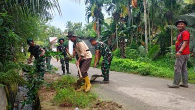 Satgas TMMD Reguler ke-122 Bersama Warga Gelar Kegiatan Jumat Bersih di Lhokseumawe