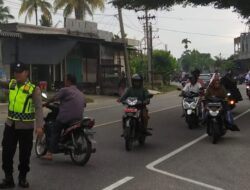 Antisipasi Rawan Macet pada Zona Sekolah Polsek Syamtalira Bayu Rutin Strong Poin Pagi