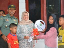 Janda Alue Rambe Terima Kunci Rumah Rehab dari TNI