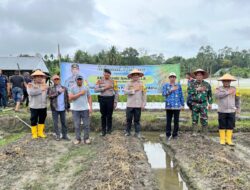 Dukung Ketahanan Pangan : Kapolres Lhokseumawe Berpesan Agar Petani Tidak Alih Fungsi Lahan Pertanian