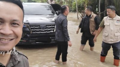 Ketua Panwaslih Aceh Utara Terjun ke TPS di Tengah Banjir