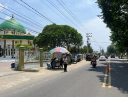 Polwan Polres Lhokseumawe Pastikan Keamanan dan Ketertiban Selama Sholat Jumat