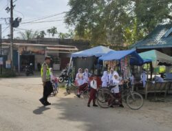 Polsek Simpang Keuramat Pastikan Keselamatan Siswa dengan Strong Point Pagi Hari