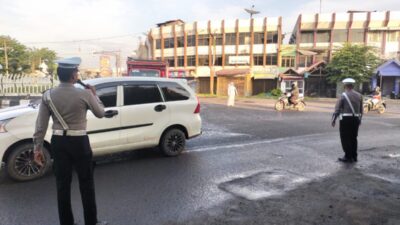 Musim Hujan, Satlantas Polres Lhokseumawe Imbau Pengendara Waspada di Jalan Raya