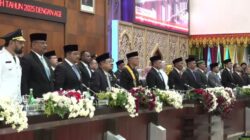 Muzakir Manaf (Muallem) dan Fadhullah (Dek Fadh) resmi dilantik pada Rabu (12/2/2025) di Gedung Dewan Perwakilan Rakyat Aceh (DPRA) pukul 10.00 WIB.