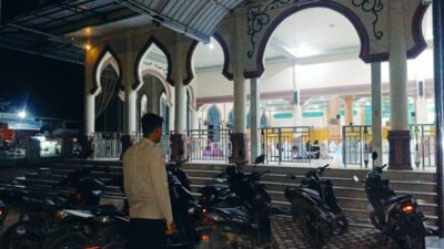 Polsek Sawang Amankan Shalat Isya dan Tarawih di Masjid Darul Ulya