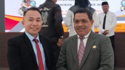 Ketua Panwaslih Aceh Utara, Sudirman (kiri) dan Kepala Sekretariat Panwaslih Aceh Utara, Hamdani.