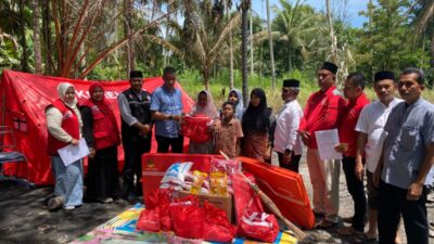 Rumah Warga Terbakar, Wabup Aceh Utara Serahkan Bantuan Darurat