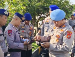 Tegakkan Disiplin : Propam Polres Lhokseumawe Gelar Gaktiblin Usai Apel Pagi