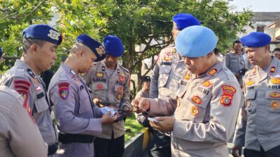 Tegakkan Disiplin : Propam Polres Lhokseumawe Gelar Gaktiblin Usai Apel Pagi