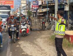 Polsek Dewantara Gelar Strong Point Pagi Hari, Pastikan Keamanan Pelajar dan Kelancaran Arus Lalu Lintas