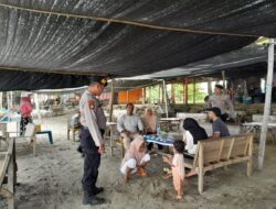 Polisi Hadir di Tengah Liburan, Sat Pamobvit Polres Lhokseumawe Jaga Keamanan Wisatawan di Pantai Ujung Blang