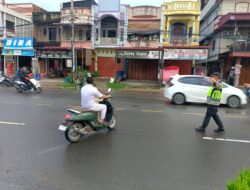 Polsek Muara Satu Strong Point Pagi, Wujudkan Kelancaran Lalu Lintas di Depan Pajak Batuphat