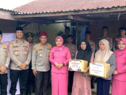 Kapolres Lhokseumawe dan Ketua Bhayangkari Laksanakan Anjangsana ke Keluarga Personel Polres Lhokseumawe