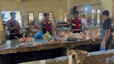 Wujudkan Pusat Perekonomian Pasar yang Kondusif, Sat Samapta Polres Lhokseumawe Rutin Gelar Patroli