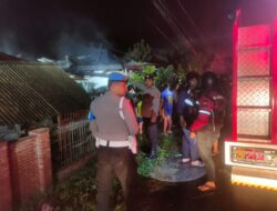 Polsek Muara Satu Amankan Lokasi Kebakaran Kos Mahasiswa di Padang Sakti