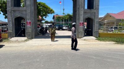 Jelang Salat Jumat, Satlantas Polres Lhokseumawe Imbau Warga dan Kawal Ketertiban Lalu Lintas Sekitar Masjid