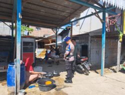 Sat Pol Airud Polres Lhokseumawe Patroli Pesisir Pantai Pusong, Ingatkan Warga Jaga Kebersihan dan Keselamatan