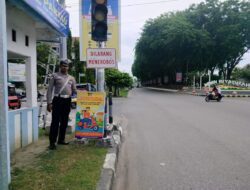 Operasi Patuh Seulawah 2025, Polantas Lhokseumawe Pasang Imbauan Ajak Warga Tertib Berlalu Lintas
