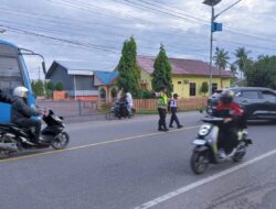 Polsek Blang Mangat Laksanakan Strong Point, Kapolsek Imbau Warga Tertib Berlalu Lintas