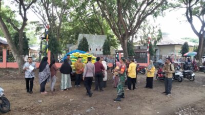 Polsek Banda Sakti Kawal Gerakan Pangan Murah di Depan SDN 12 Lhokseumawe
