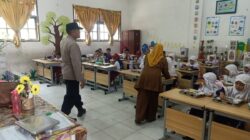 Polsek Muara Dua Kawal dan Amankan Penyaluran Ribuan Porsi Makan Bergizi Gratis