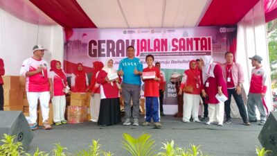 Wakapolres Lhokseumawe Hadiri Gerak Jalan Santai Dies Natalis STIKES Darussalam